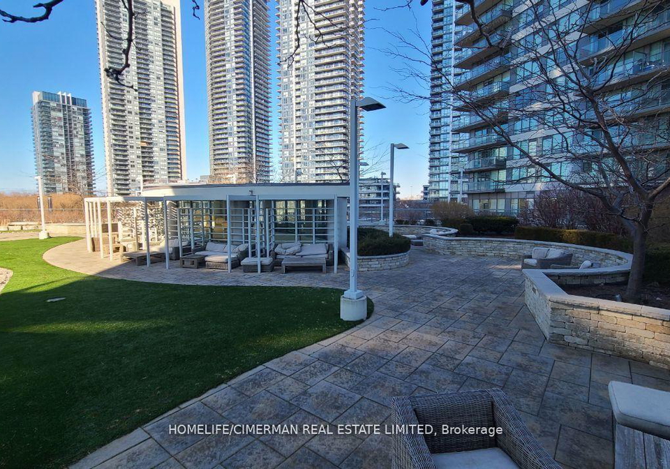 15-legion-road-s-etobicoke-ontario-w12421076