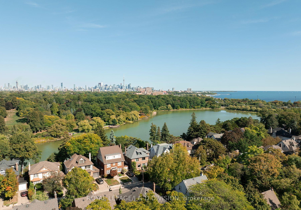 18-grenadier-heights-toronto-ontario-w12421125