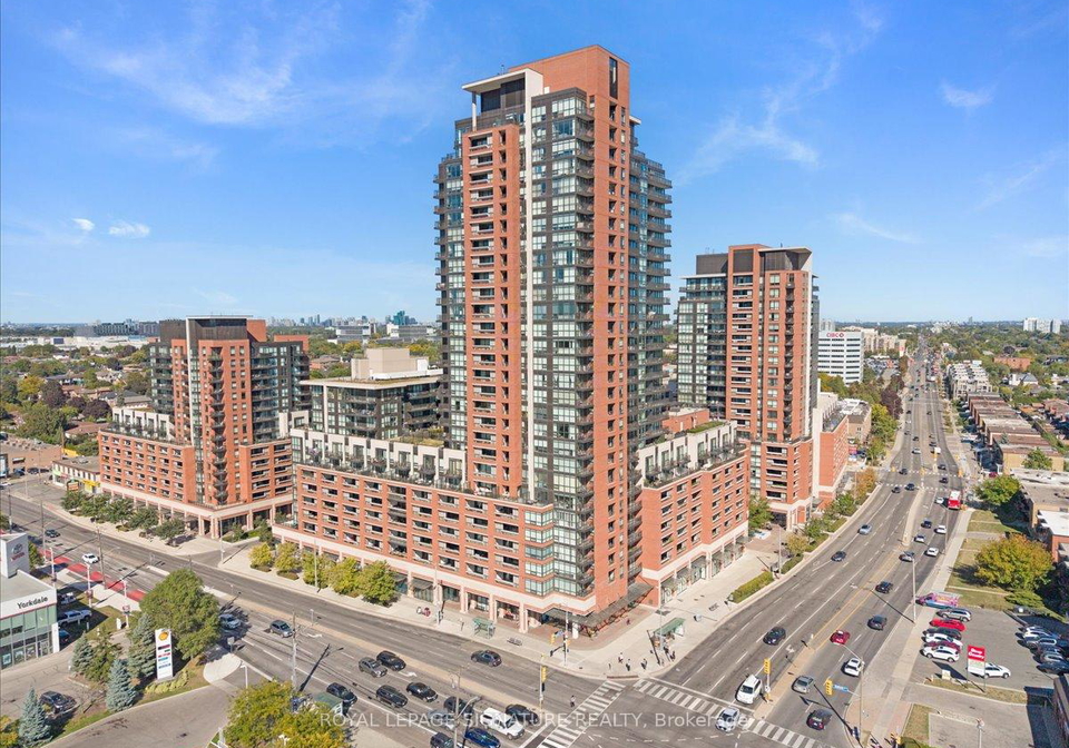830-lawrence-avenue-w-north-york-ontario-w12421234