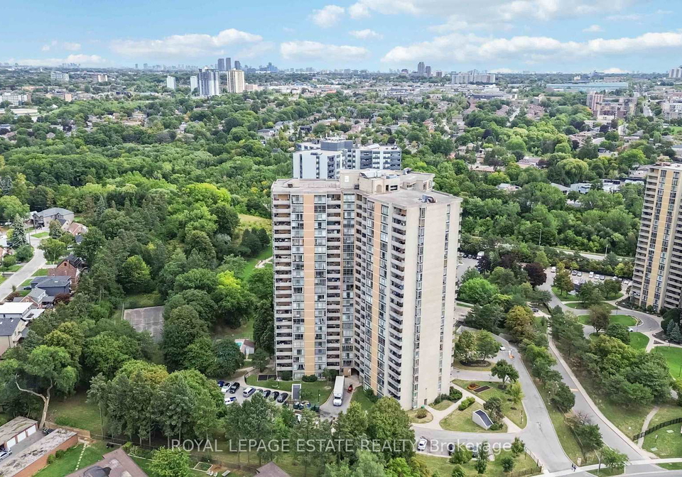 10-martha-eaton-way-north-york-ontario-w12422023