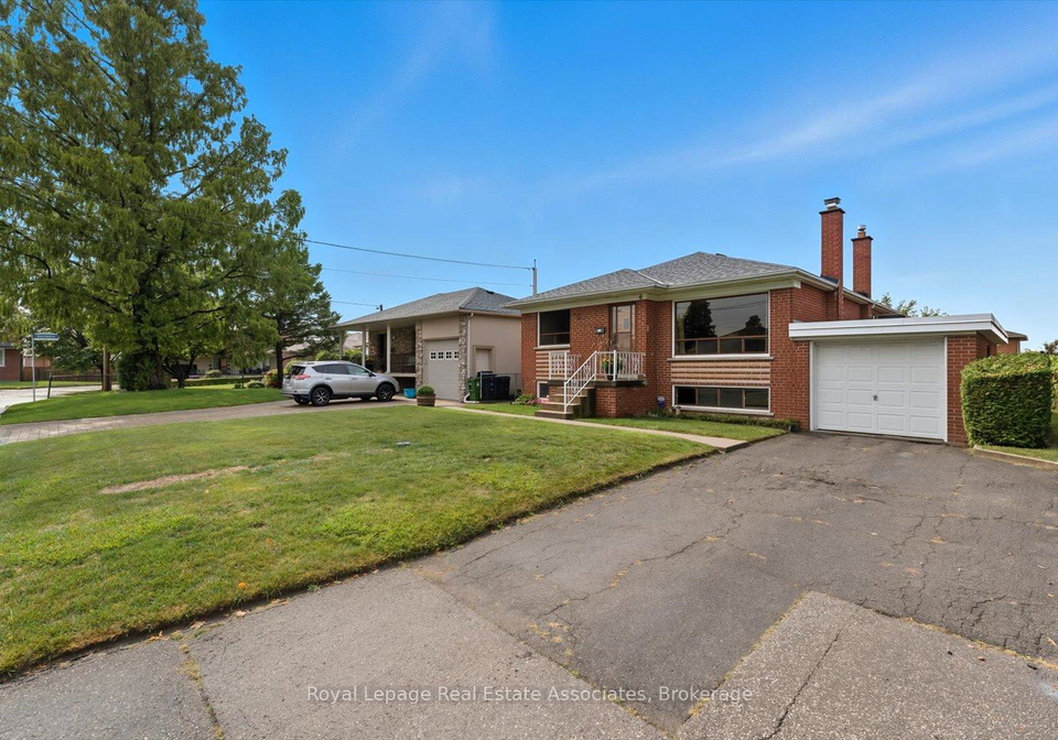 6-berryton-avenue-north-york-ontario-w12423132