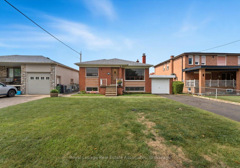 6-berryton-avenue-north-york-ontario-w12423132