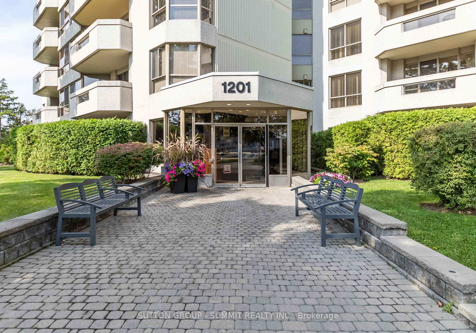 1201-north-shore-boulevard-e-burlington-ontario-w12423401