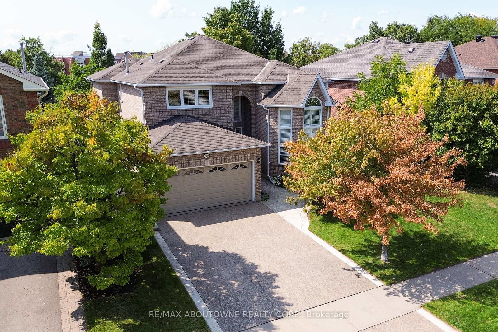 2310-grand-ravine-drive-oakville-ontario-w12423874