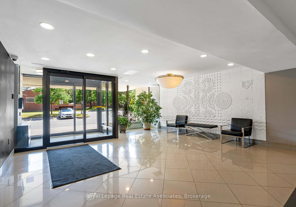 2301-derry-road-w-mississauga-ontario-w12424139