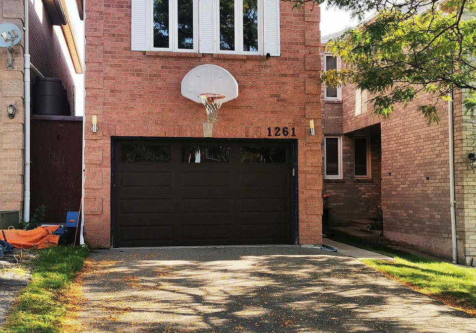 1261-valerie-crescent-oakville-ontario-w12424494