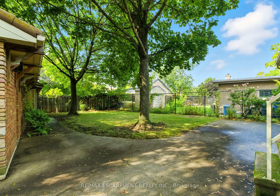 2311-mountainside-drive-burlington-ontario-w12424537
