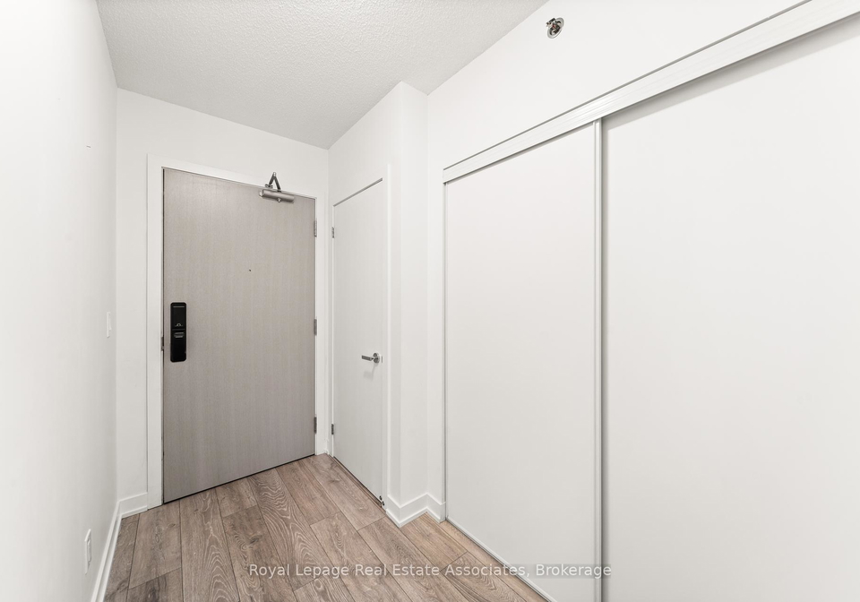 3200-dakota-common-burlington-ontario-w12424626