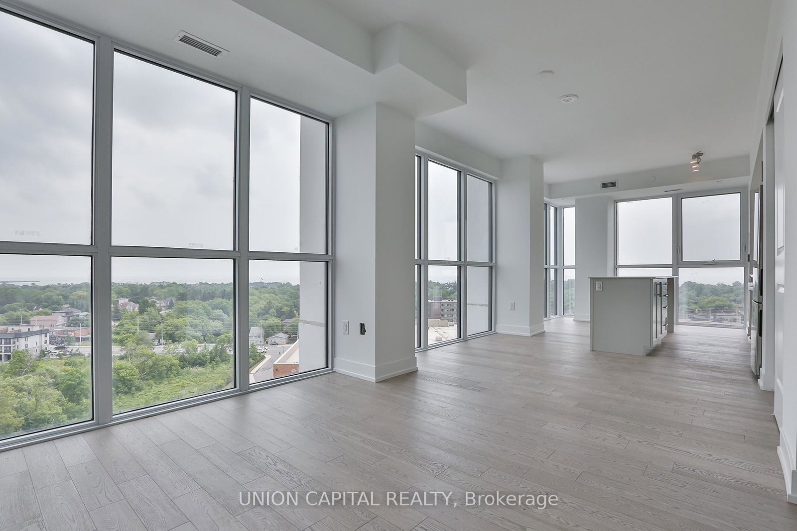 1063-douglas-mccurdy-comm-circle-mississauga-ontario-w12424991