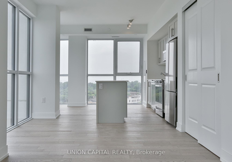1063-douglas-mccurdy-comm-circle-mississauga-ontario-w12424991