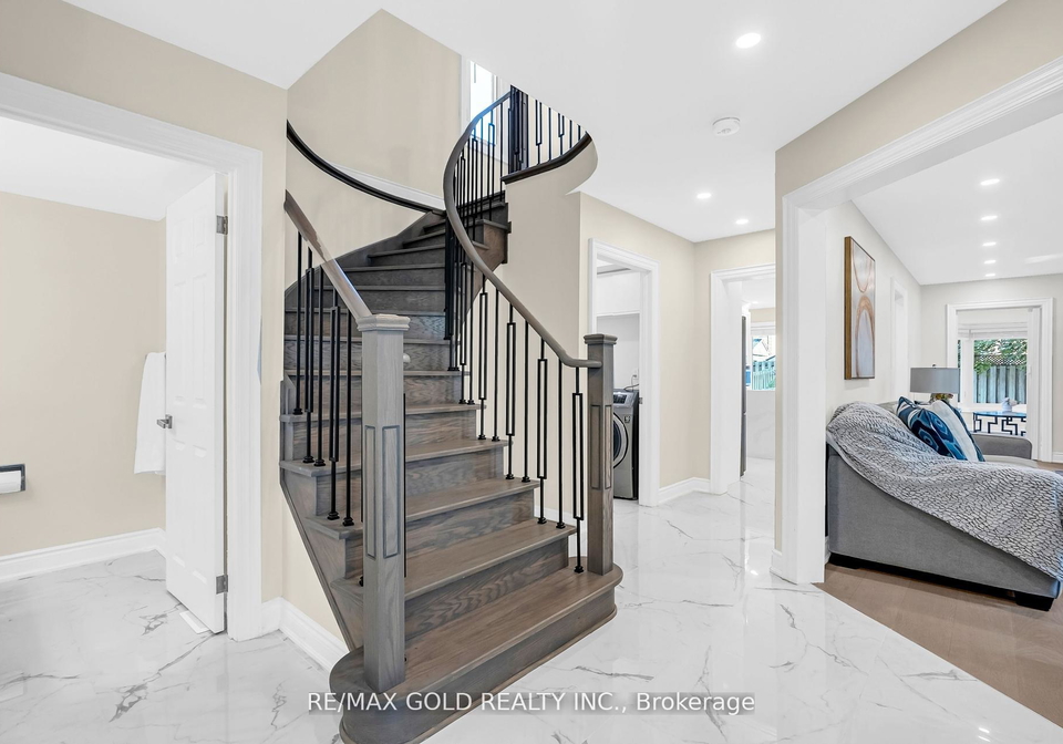 2901-gardenview-crescent-mississauga-ontario-w12425642