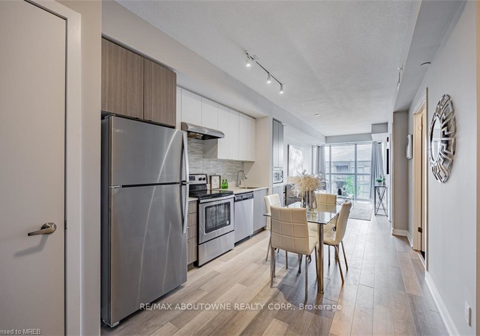 5240-dundas-street-burlington-ontario-w12425984