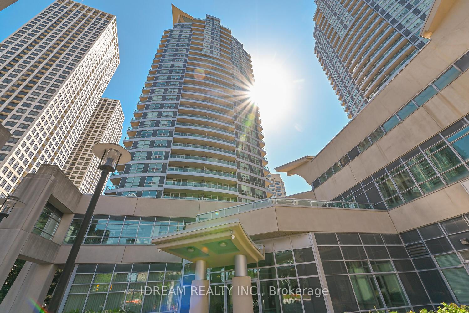 33-elm-drive-w-mississauga-ontario-w12426352