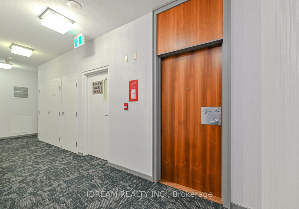 33-elm-drive-w-mississauga-ontario-w12426352