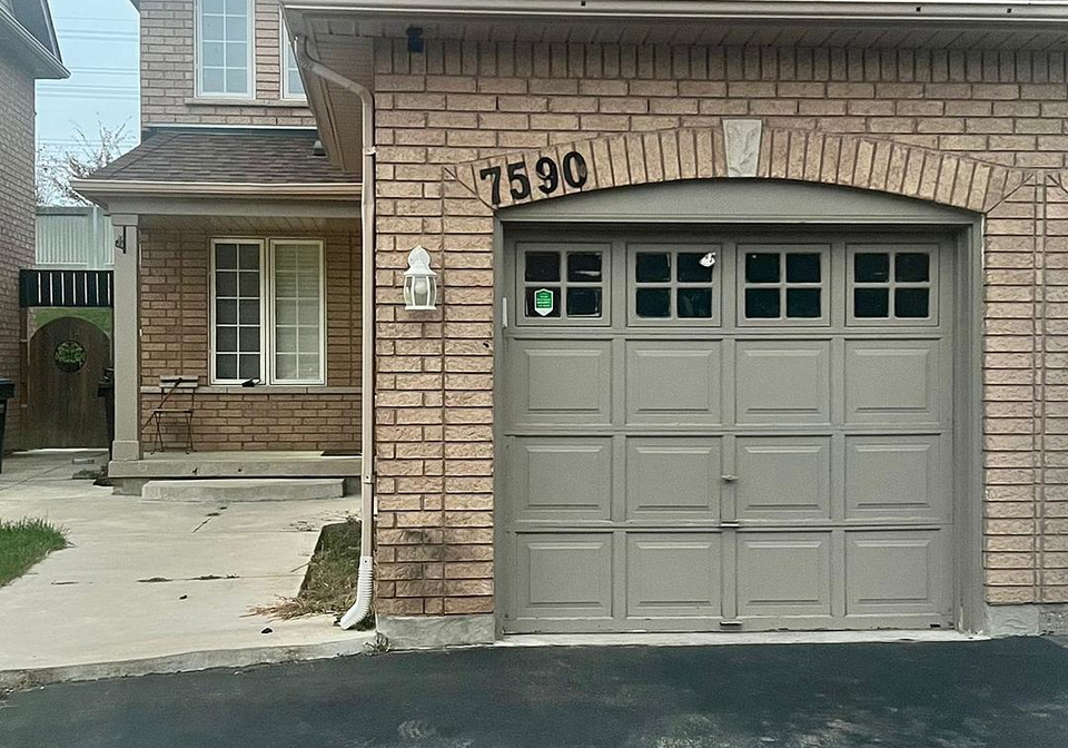 7590-black-walnut-trail-mississauga-ontario-w12426403