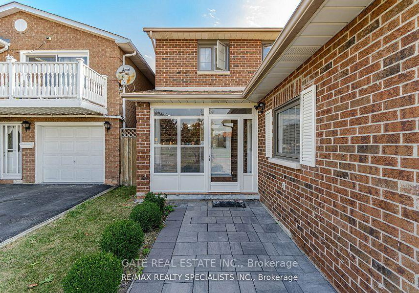 32-panda-lane-brampton-ontario-w12426527