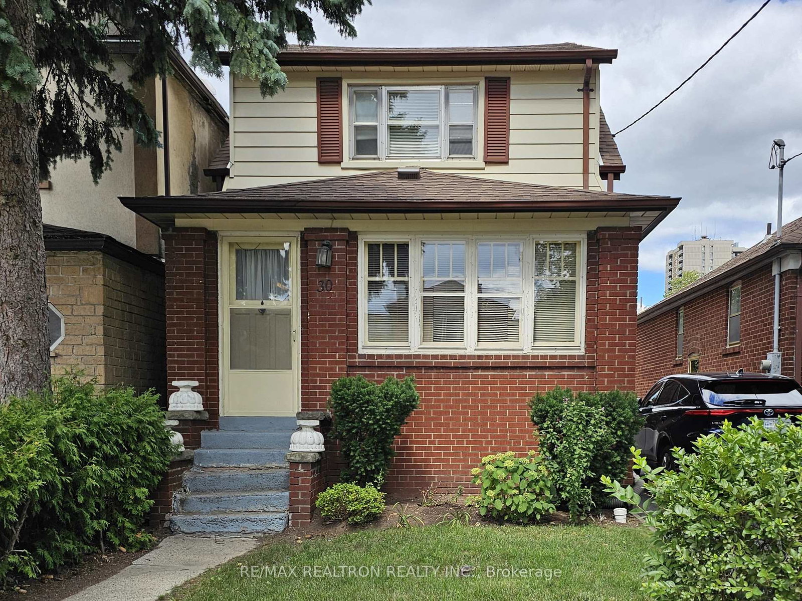 30-livingstone-avenue-e-north-york-ontario-w12426590