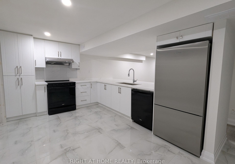 250-harrowsmith-drive-mississauga-ontario-w12426810