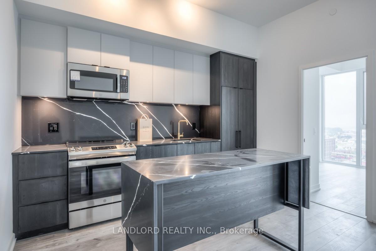 285-dufferin-street-toronto-ontario-w12426838