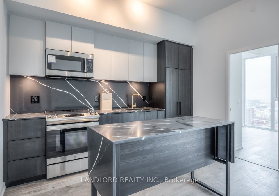 285-dufferin-street-toronto-ontario-w12426838
