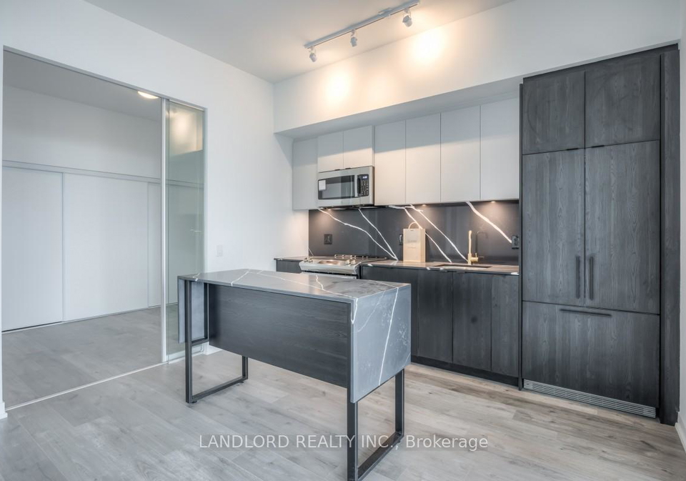 285-dufferin-street-toronto-ontario-w12426838
