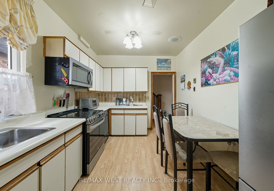 186-westminster-avenue-toronto-ontario-w12427063