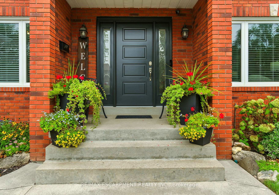 561-harmony-avenue-burlington-ontario-w12427203