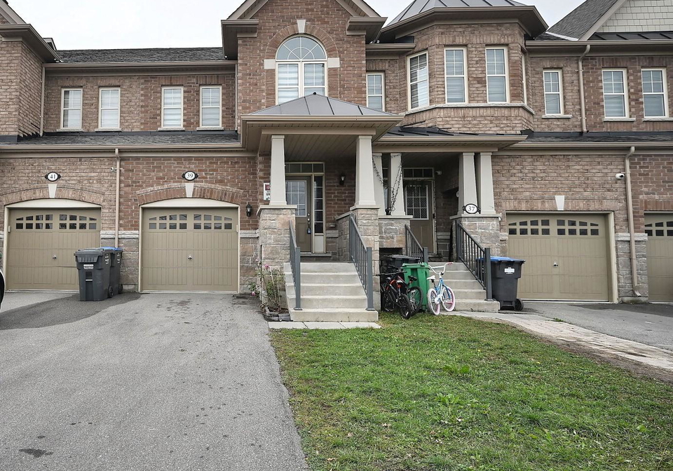 39-pearman-crescent-brampton-ontario-w12427645