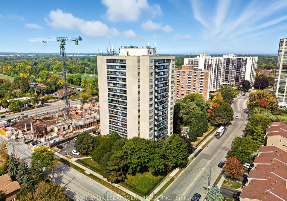2263-marine-drive-oakville-ontario-w12427965
