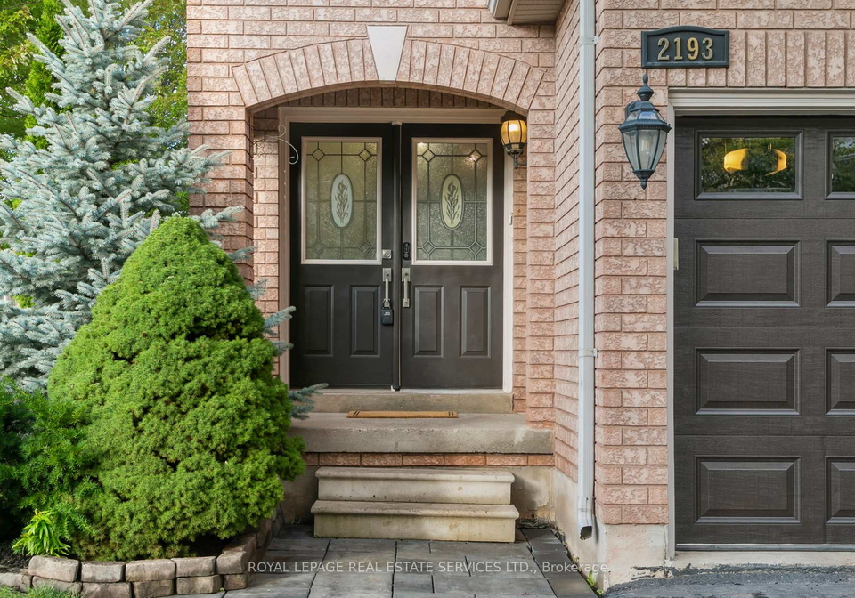 2193-shorncliffe-boulevard-oakville-ontario-w12428100