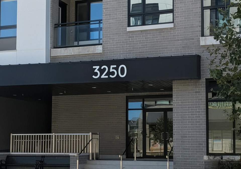 3250-carding-mill-trail-oakville-ontario-w12428188