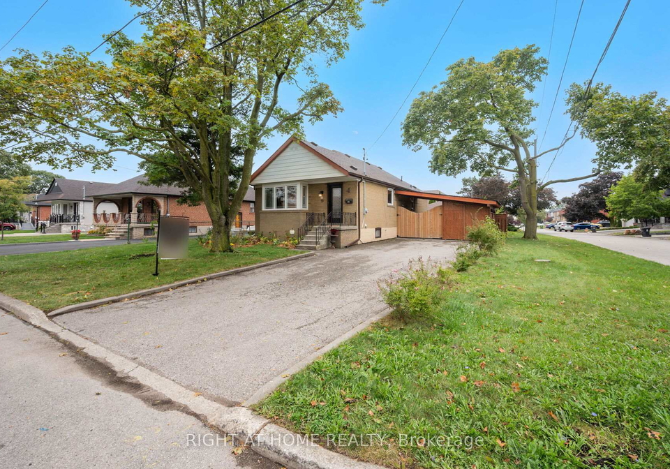 10-lady-york-avenue-york-ontario-w12428271