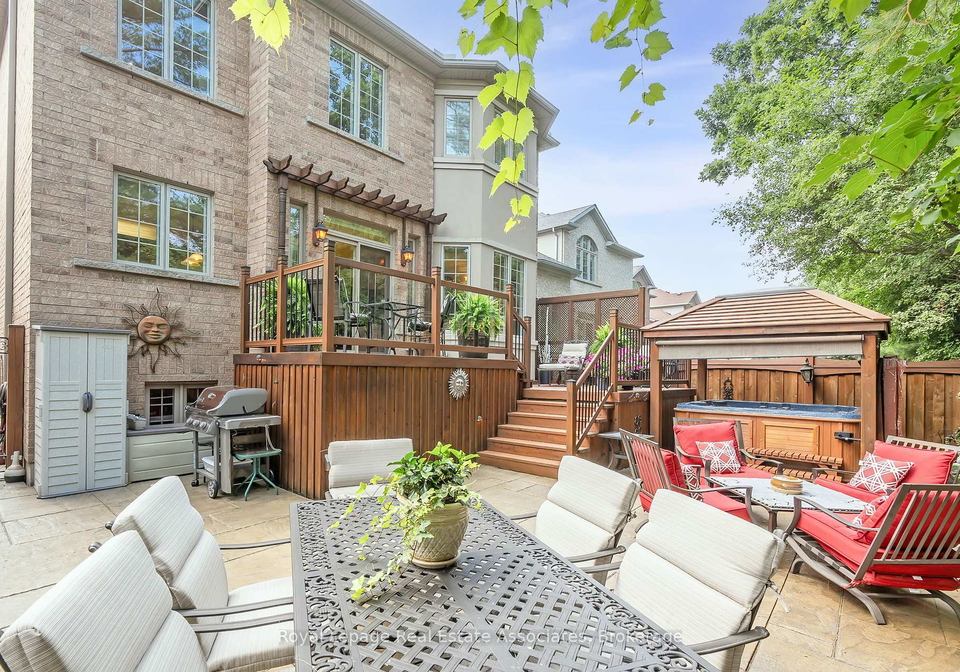 2257-adirondak-trail-oakville-ontario-w12428583