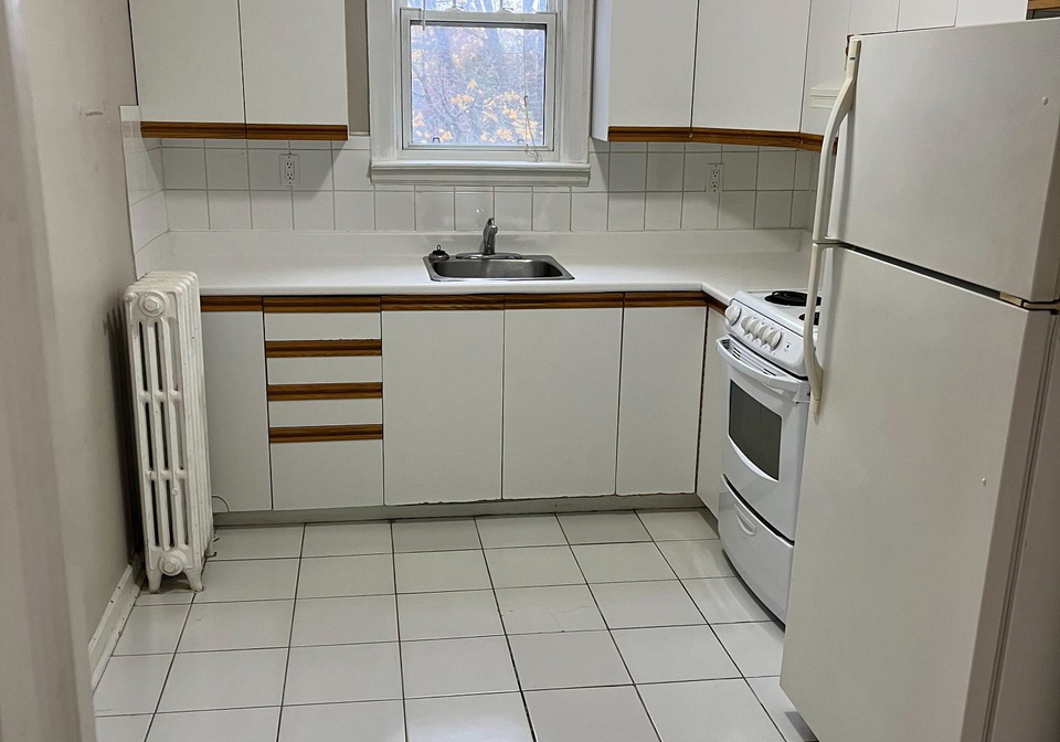 48-emerald-crescent-etobicoke-ontario-w12428741