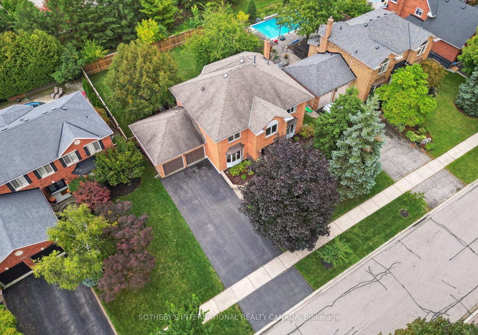 1352-winterberry-drive-burlington-ontario-w12428997