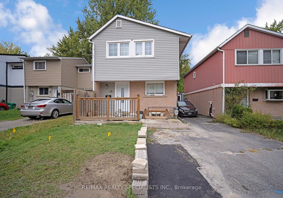 19-gatsby-square-brampton-ontario-w12429226