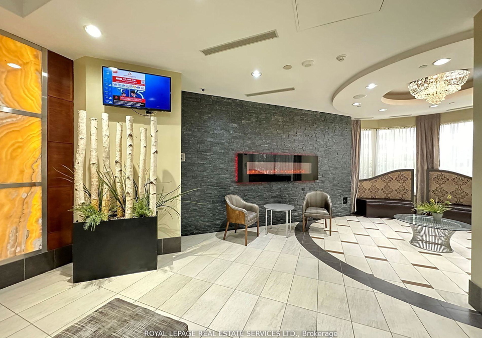 310-burnhamthorpe-road-w-mississauga-ontario-w12429897