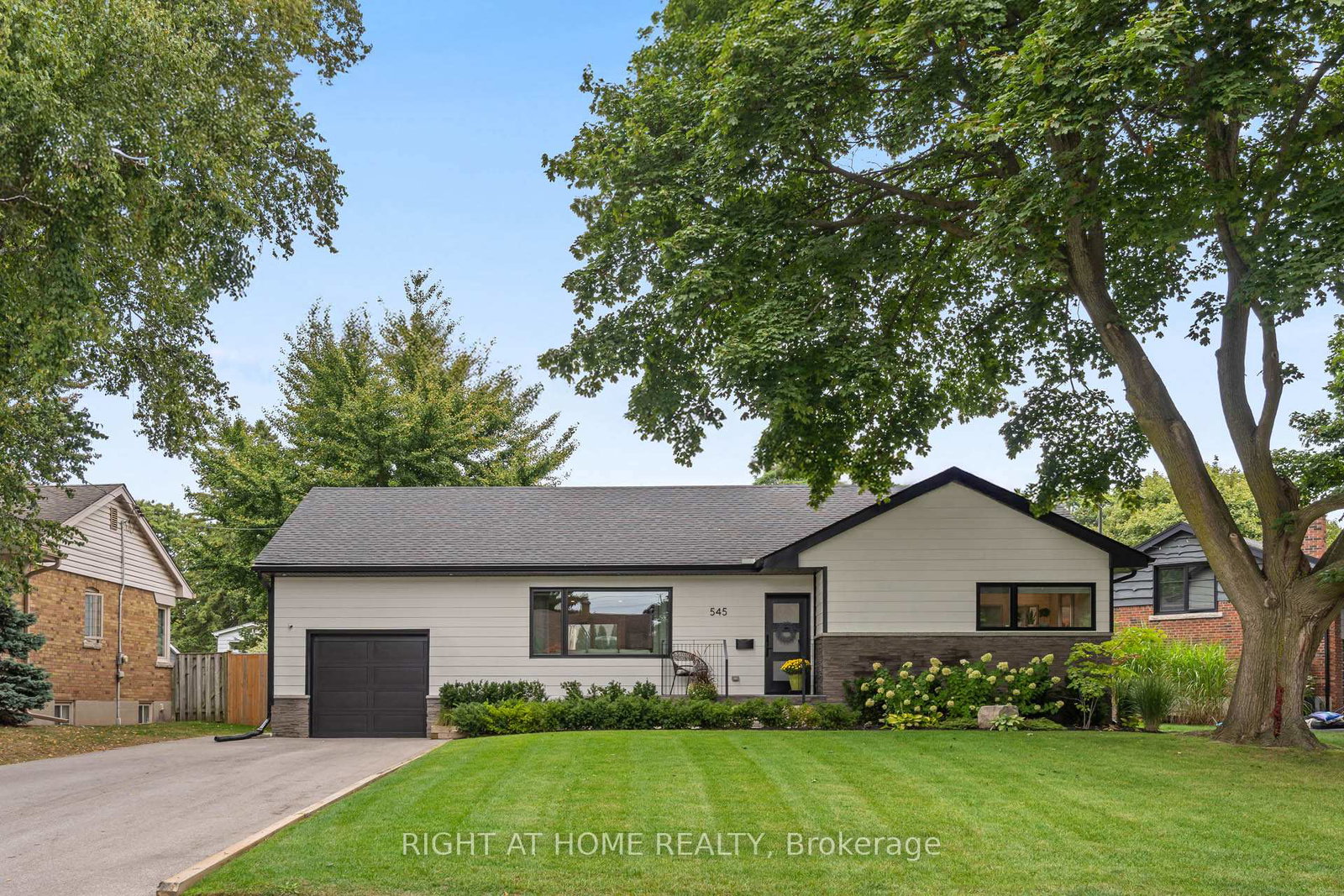 545-huron-drive-burlington-ontario-w12430356