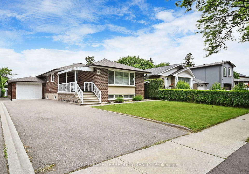 8-cromer-place-etobicoke-ontario-w12430381