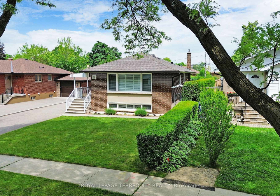 8-cromer-place-etobicoke-ontario-w12430381