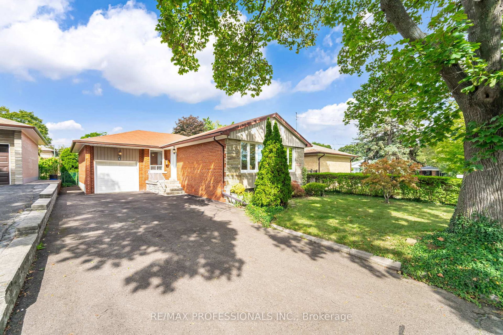 4-lethbridge-avenue-etobicoke-ontario-w12430481