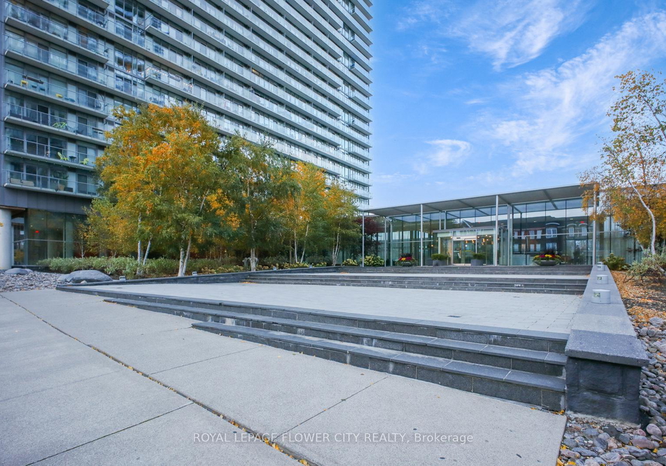 103-the-queensway-avenue-toronto-ontario-w12431246