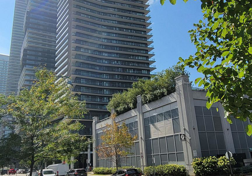 38-annie-craig-drive-etobicoke-ontario-w12431287