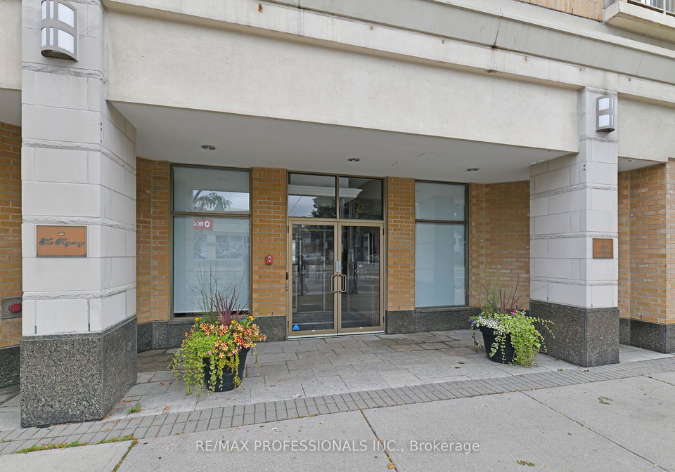 935-royal-york-road-etobicoke-ontario-w12431606
