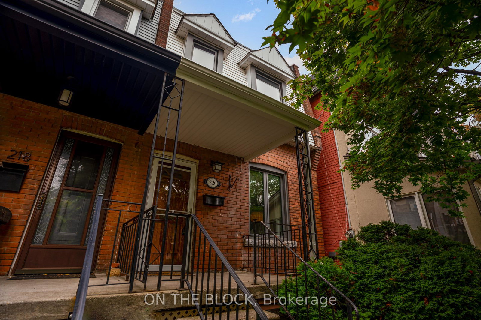 220-fairview-avenue-toronto-ontario-w12432005