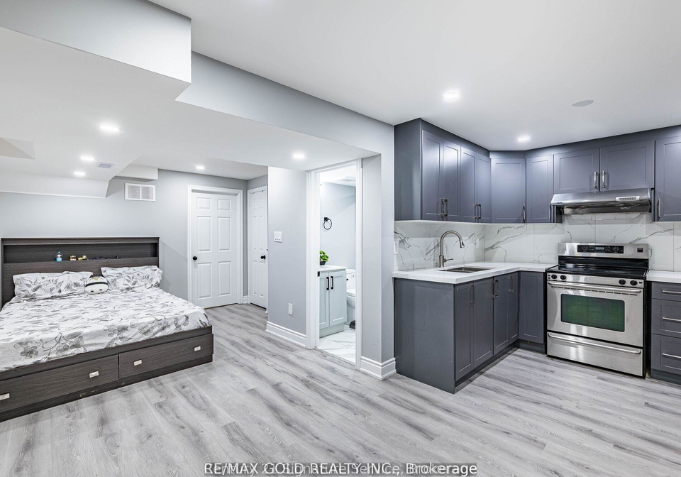 7-dunlop-court-brampton-ontario-w12432055