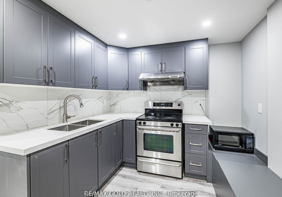 7-dunlop-court-brampton-ontario-w12432055