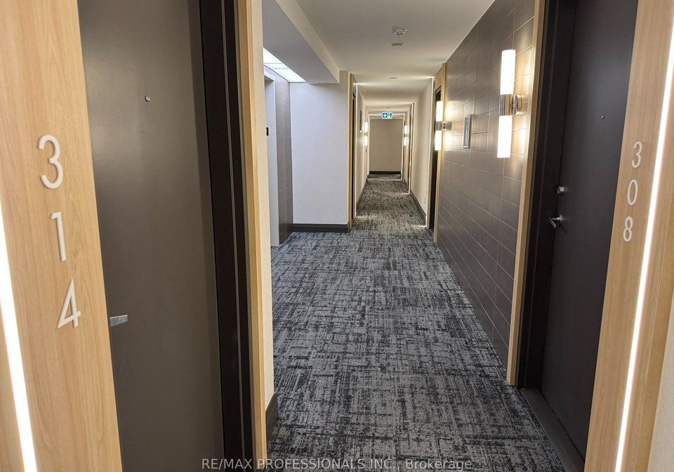 4-elsinore-path-etobicoke-ontario-w12432300