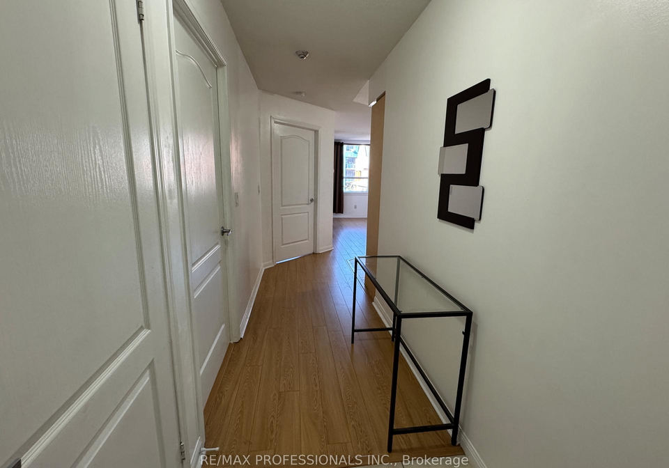 4-elsinore-path-etobicoke-ontario-w12432300
