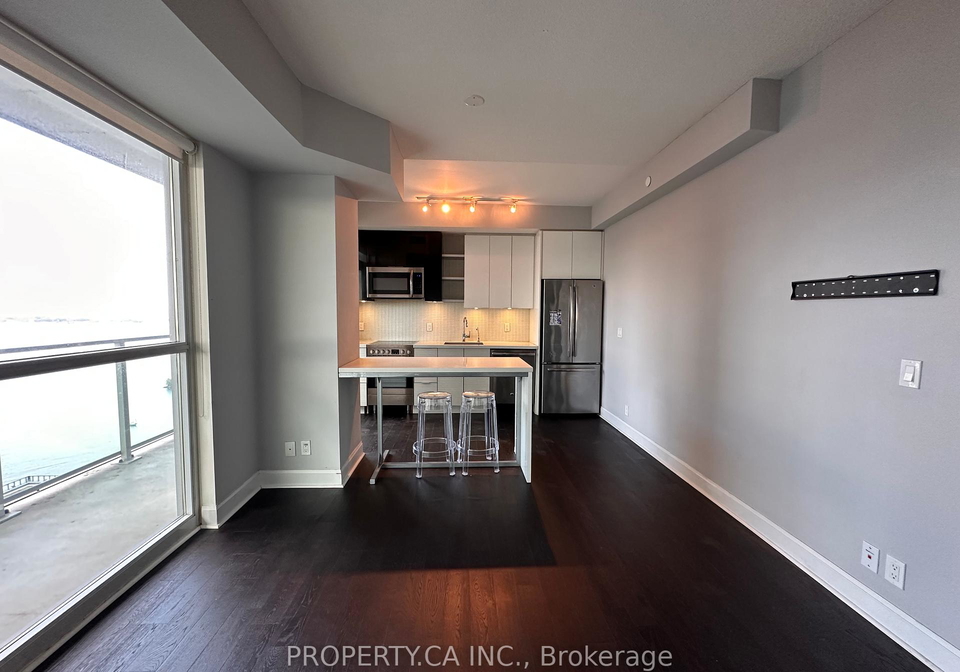 33-shore-breeze-drive-etobicoke-ontario-w12432565